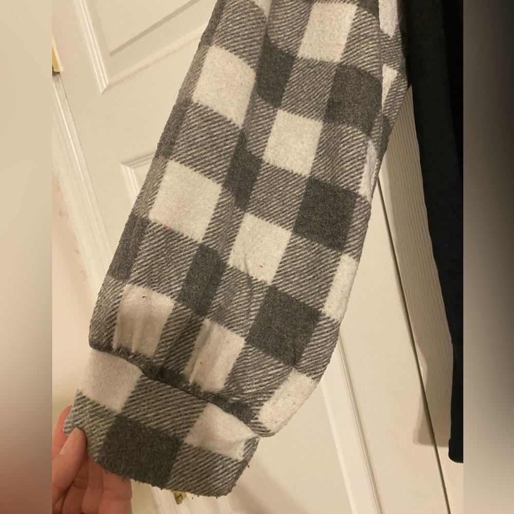 Haptics Black and Buffalo check sleeves - Picture 2 of 6